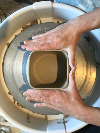 Comment créer un cylindre carré en poterie
