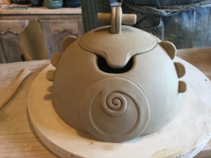Comment décorer une boite en poterie