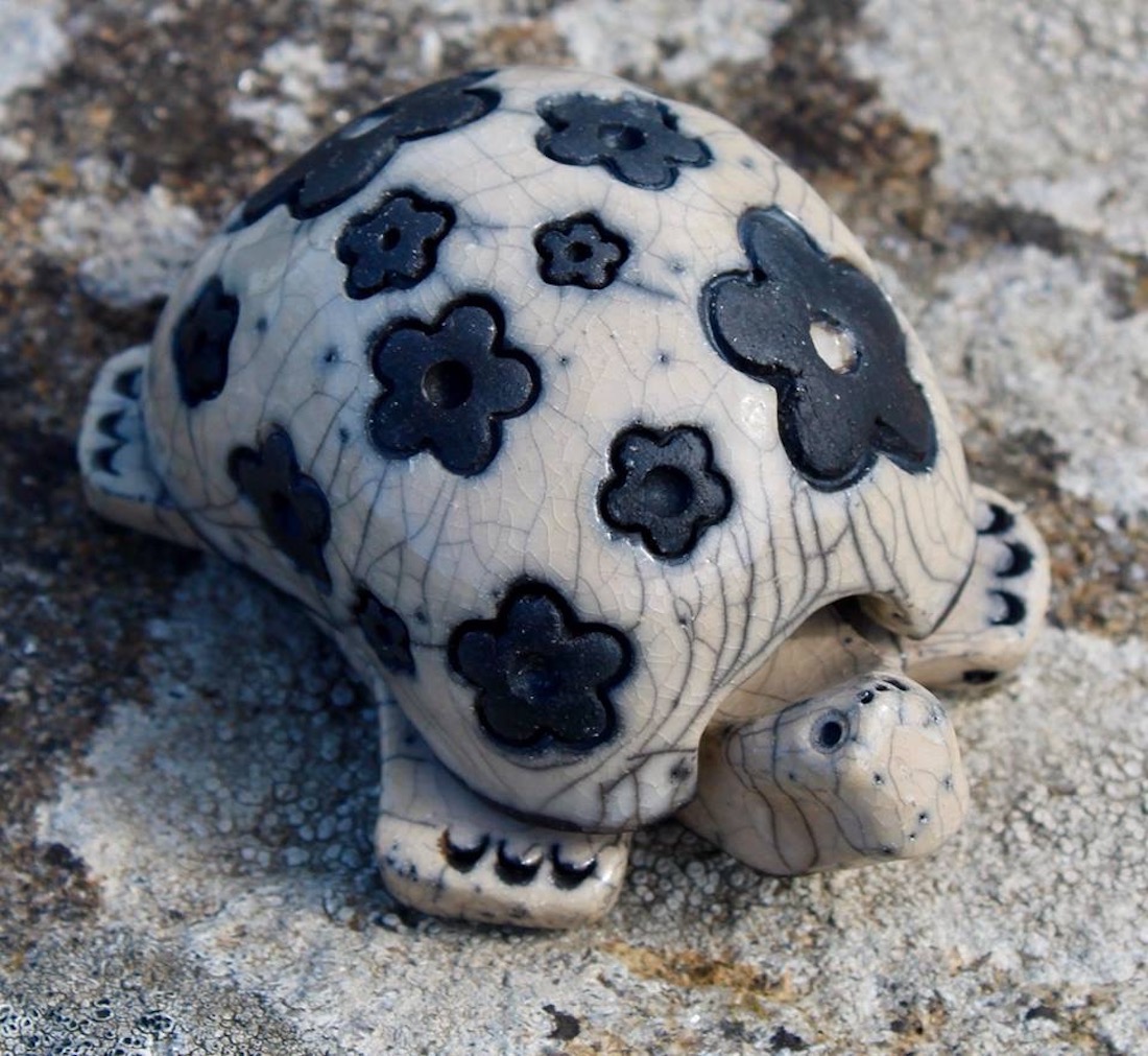 Résultat de recherche d'images pour "image poterie tortue raku"
